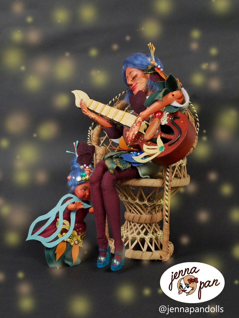 jenna pan dolls poupées création de personnage chara design la guitariste du coeur the fulfilled guitarist made in france artisanat art fait main handmade mattel barbie upcycled ooak doll modèle unique art doll guitare guitariste musique contes de fée princesse fée famille family