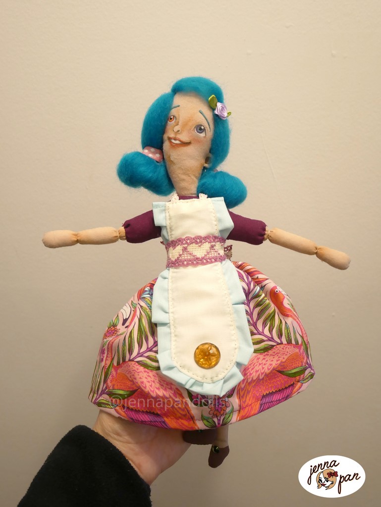 jenna pan cake baking ragdoll apron christmas dolls poupées jennapandolls fait main handmade ooak modele unique dollstagram custom barbie conte de fées fairytale fabric msc charadesign 