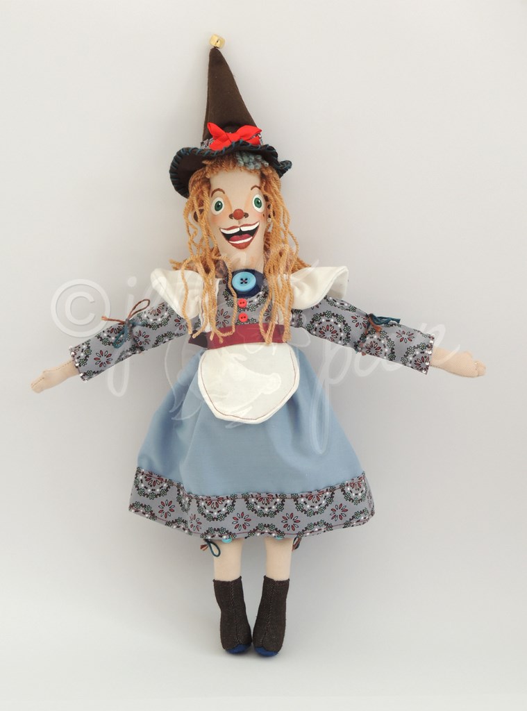 the blue witch doll jenna pan sorcière bleue, poupée unique fait-main artisanale