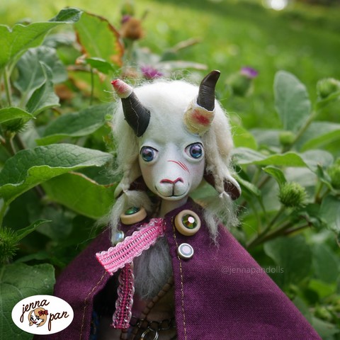 jennapandolls jenna pan dolls camille pagniez poupée marionnette handmade dolls puppets ooak made in ireland cork cork city customizing art craft monster high barbie fabric mister super clear jennapan
