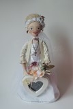 princesse princess doll mariage wedding gift sur commande custom commissions cadre frame pastel reine doré couronne royale rose jenna pan poupée artiste fabrication artisanale ooak tissus couture modèle unique bleu fleurs vintage nostalgie bijou laine rigolo 